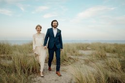 elopement scandinavian couple at copenhagen beach