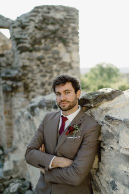 Szent Balázs templomrom kreatív esküvői fotó